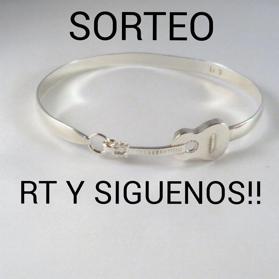 RealesTrianaC's tweet photo. Aun no has participado en el SORTEO de esta pulsera de guitarra flamenkita? Solo, tienes que RT Y SEGUIRNOS,  SUERTE! http://t.co/HjpGoi00fD