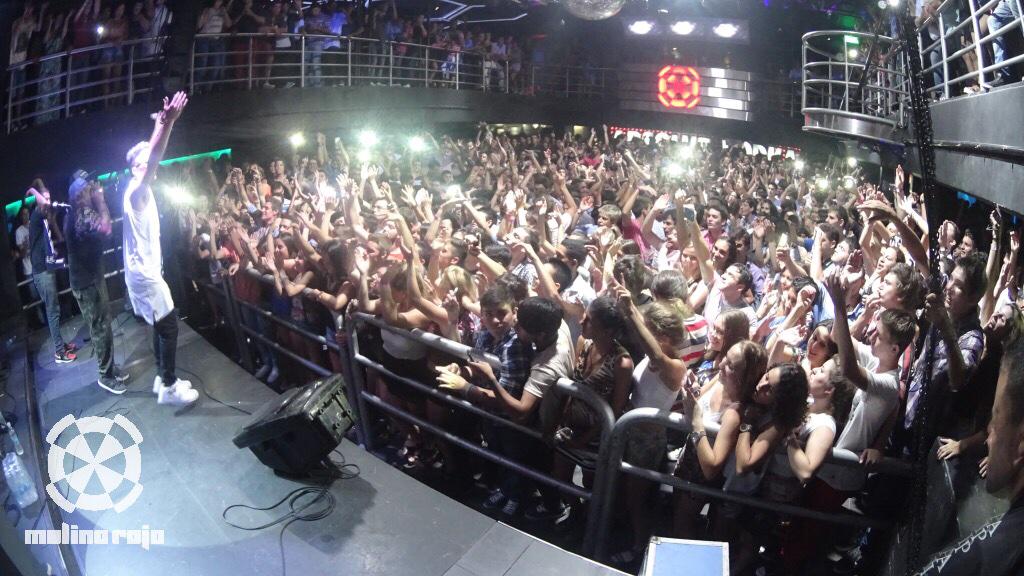 MolinoRojoVcp's tweet photo. Una foto que vale mas que 1000 palabras!!! GRACIAS @ElvillanoJM @vicdalessandro TREMENDA NOCHE #MolinoRojoDisco http://t.co/WicCGRhPQ1