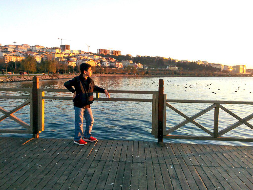 Bazen sadece bakarsınn... :)