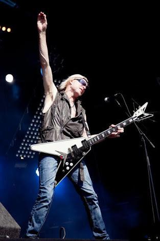 Happy Birthday, Michael Schenker. My guitar hero... 