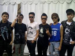 milania_desi's tweet photo. kangen @SMASHindonesia yg lengkap kyk gini... berharap besok bisa lengkap #2015SMASHCOMEBACK http://t.co/kQ7l35tsWQ