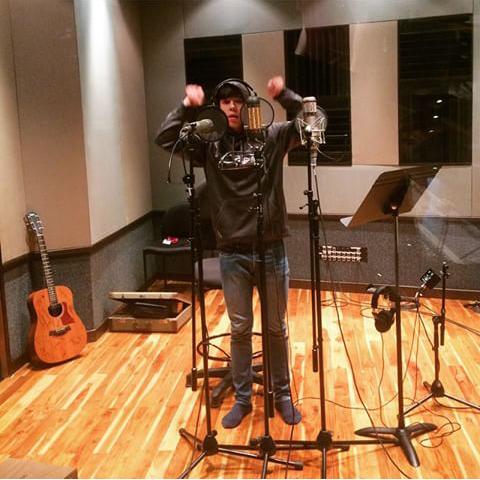 pacharapeachGTH's tweet photo. #whiteroseofficial #freefallandgravity #whiteroseband #theroseiscoming @WRoseofficial @Peach_pachara http://t.co/dXHhmu85C9
