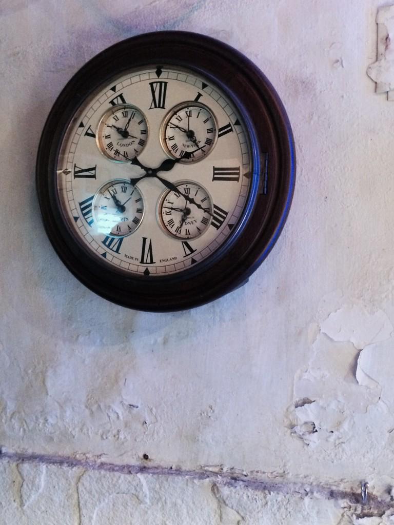 samairrasonpal's tweet photo. Noticing it all today. Thanks to @ColourCraft #FotoFinish #ExploringBandra #teamJusticeLeague #InItToWinIt #OnTheRun http://t.co/Nmy1S8v2Ox