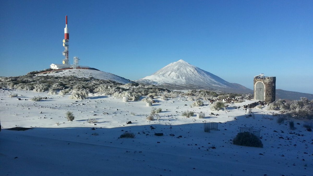AEMET_Canarias's tweet image. El Teide esta mañana desde el observatorio de Izaña