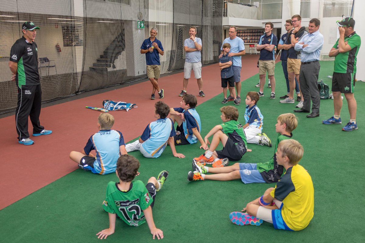 Thanks <a href="/starsbbl/">Melbourne Stars</a> especially Greg Shipperd <a href="/davidhussey29/">David Hussey</a>  Mick Lewis + @TrentWoodhill for an unforgettable night