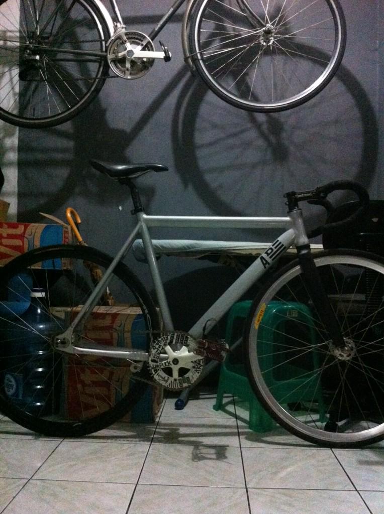 WTT PCOlite sz54 dgn frame os yang setara kalo ada mention aja #fnfjb #fpjb <a href="/R_bikeshop/">R_bikeshop</a> <a href="/fixpart16/">Fixpart16</a> @