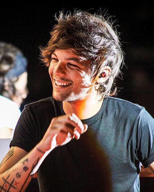 On another note, look at my husband. JFC. Just wanna squish you and sit in your lap. :///