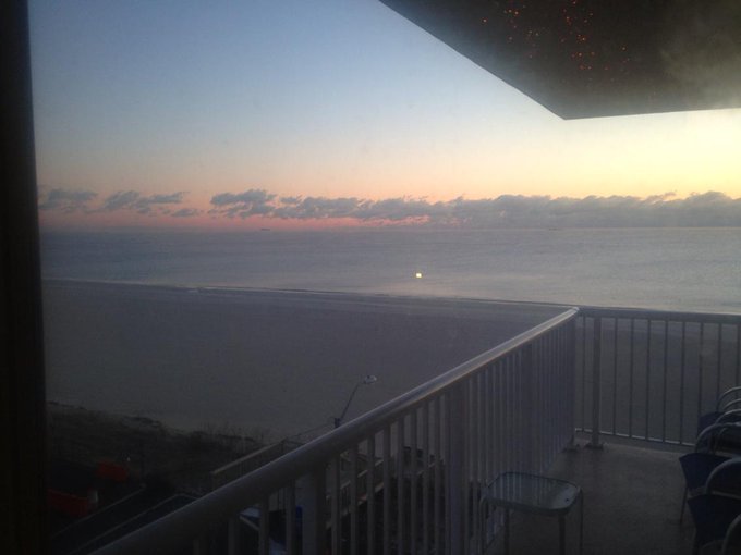 Beautiful sky this am http://t.co/n8W3lQzPbb<a href="/tag/dreamlover"class="tags"><span>#dreamlover</span></a>