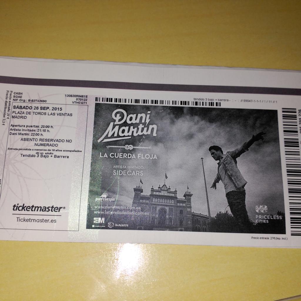 veronicapoveda's tweet photo. Desde Alicante a Madrid para un gran concierto de @_danielmartin_  con @albayd2 http://t.co/nNLJXOyANS