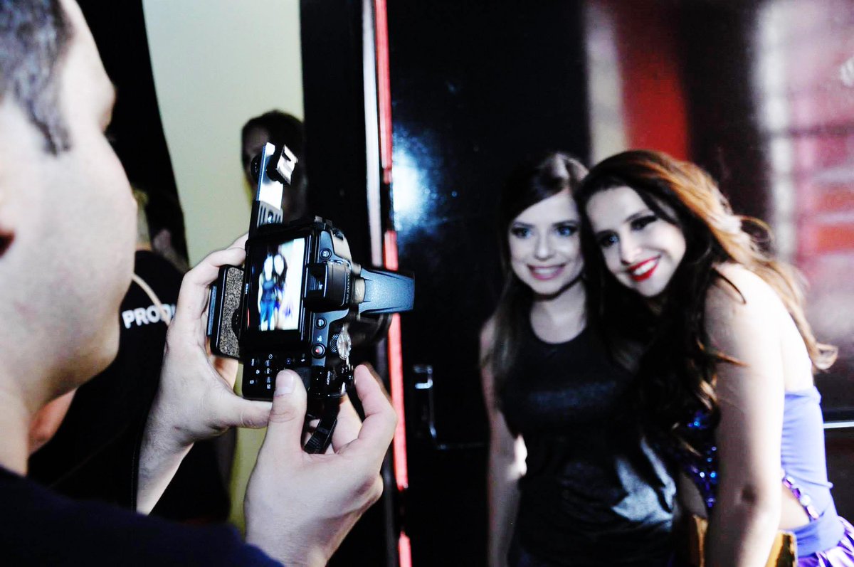 Natiareazevedo's tweet photo. #SandyOficial #CoverdaSandy http://t.co/wYRZk6Snly