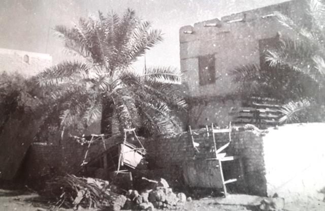 <a href="/bob8262/">A h m e d</a> @BadrBadrah @HashMadinah <a href="/005mohmmad/">محمد ابو مالك Ⓜ</a> <a href="/samir_barqah/">السيد سمير احمد برقة</a>  <a href="/Dr_Alhussayen/">عبدالله بن صالح الحصين</a> صورة نادرة لسقيفة بني ساعدة
 
م:صالح حجار