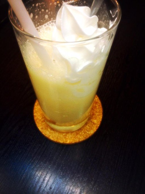 バナナジュース飲んでる〜💓💓 http://t.co/mcmQbWhCRG<a href="/tag/%E3%81%8A%E3%82%84%E3%81%99%E3%81%BF%E3%81%AE%E3%82%AD%E3%83%83%E3%82%B9"class="tags"><span>#おやすみのキッス</span></a>