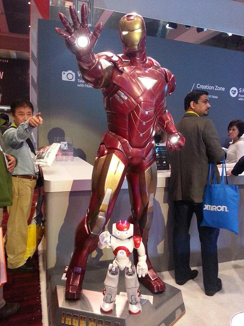NaoRobot's tweet photo. I made a very special encounter at the #CES2015 #CES yesterday :D http://t.co/rORQ3m4EVE