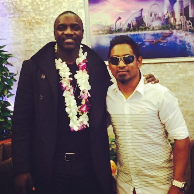 adam77177's tweet photo. #QualityTimeWith @Akon @Ahmed_Adeeb
#Akon @Akonwiki #Akonwiki #TeamAdeeb #TeamZuvaanun #Shukuriyya @Ahmed_Adeeb http://t.co/cOkMI5I87p