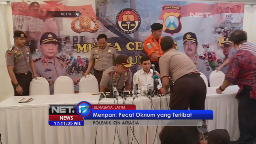 OfficialNETNews's tweet photo. Pemerintah akan tindak tegas pihak yang terlibat pemberian izin terbang illegal #NET17 http://t.co/wNOz8ABfHv