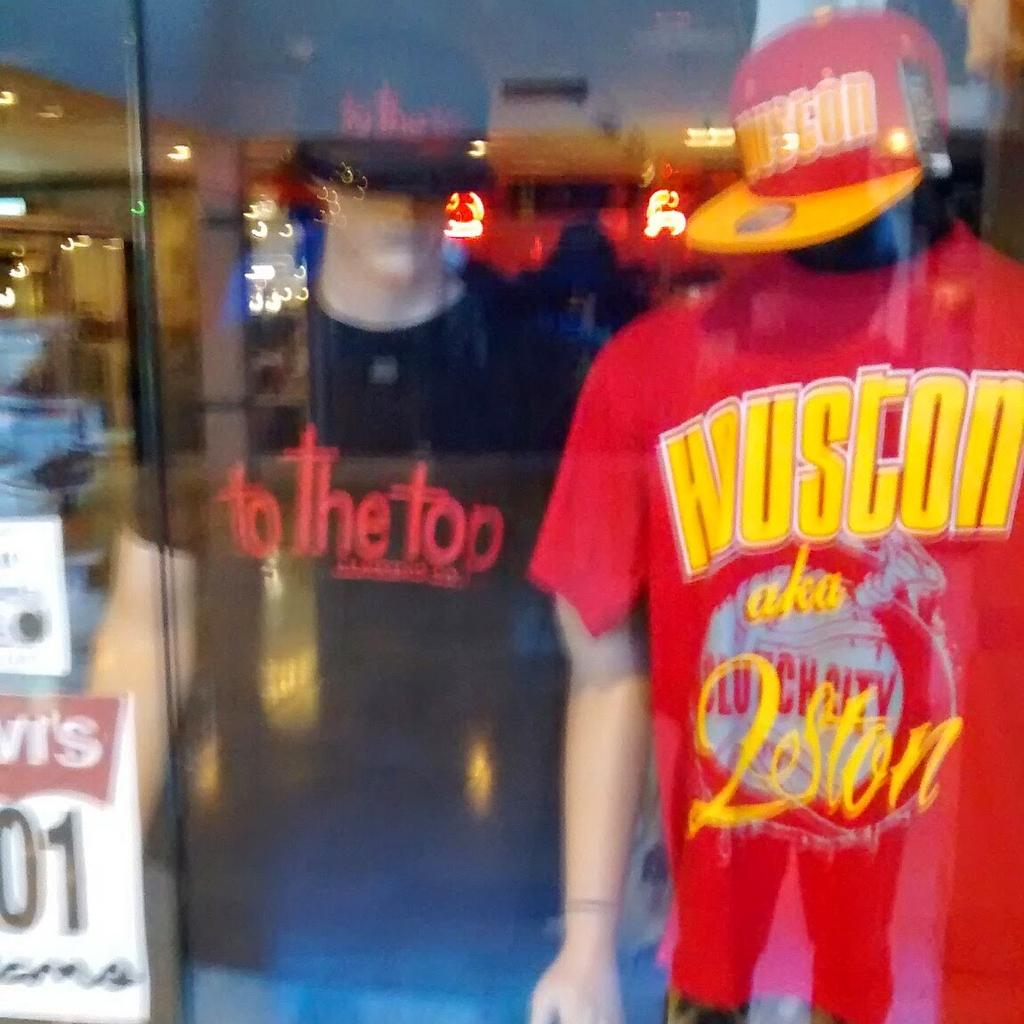 ToTheTopClothes's tweet photo. Let's Go! Short sleeve t's $20 long $25 hats $25 Colors blk/red print blk/white print http://t.co/7zzT13JgZH