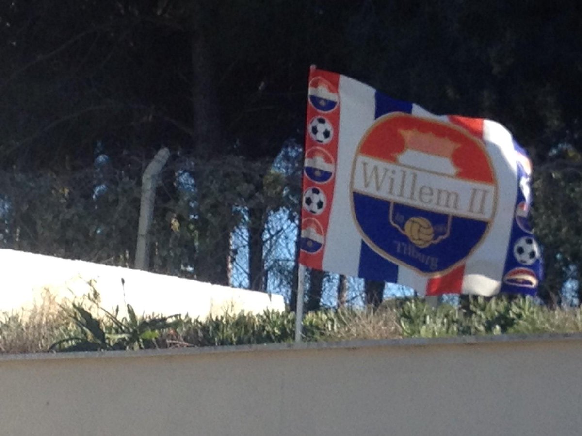 WillemII's tweet photo. Antoine Hijstek is uiteraard ook aanwezig in Belek, met de beroemde vlag! #belek #willemii http://t.co/xT9Khvqse9