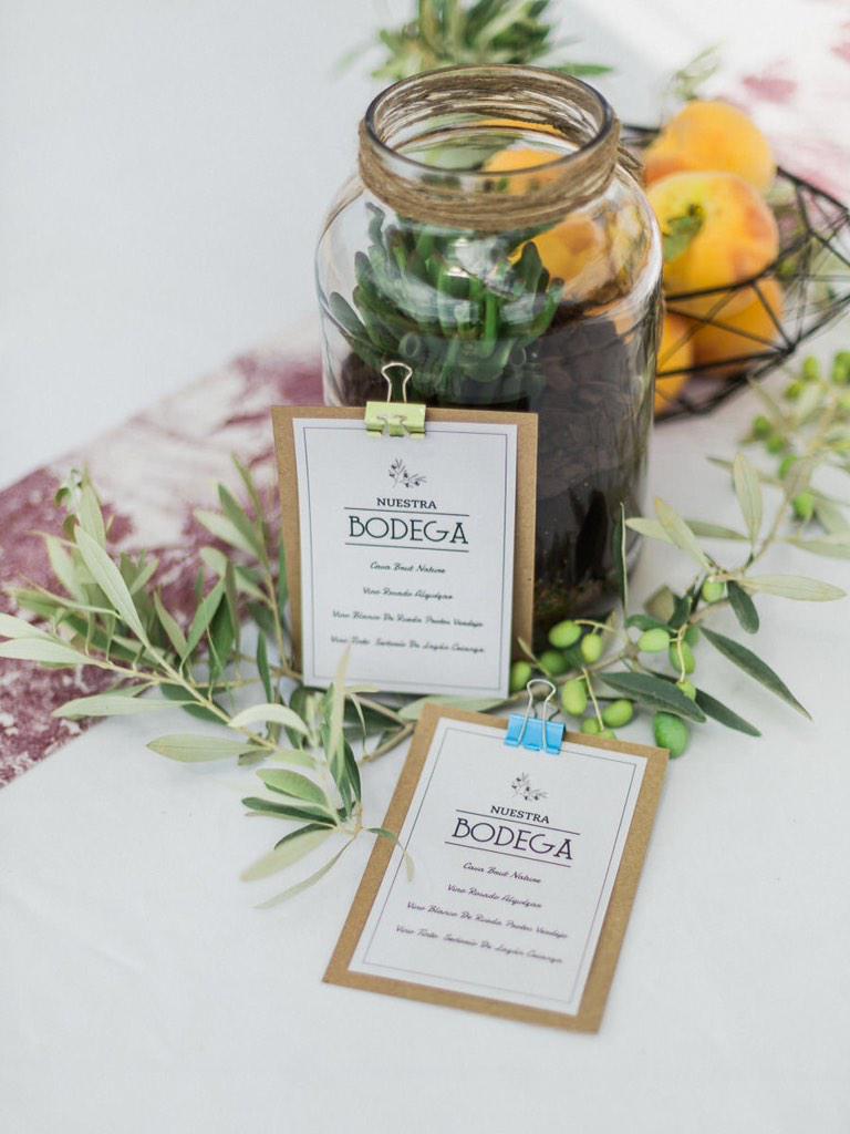 ¿Has pensado en usar terrarios para decorar tus mesas? 🌿
#beayguillesecasan #cuentibodas
/ Foto de <a href="/marcossanchez_/">Marcos Sánchez</a> /