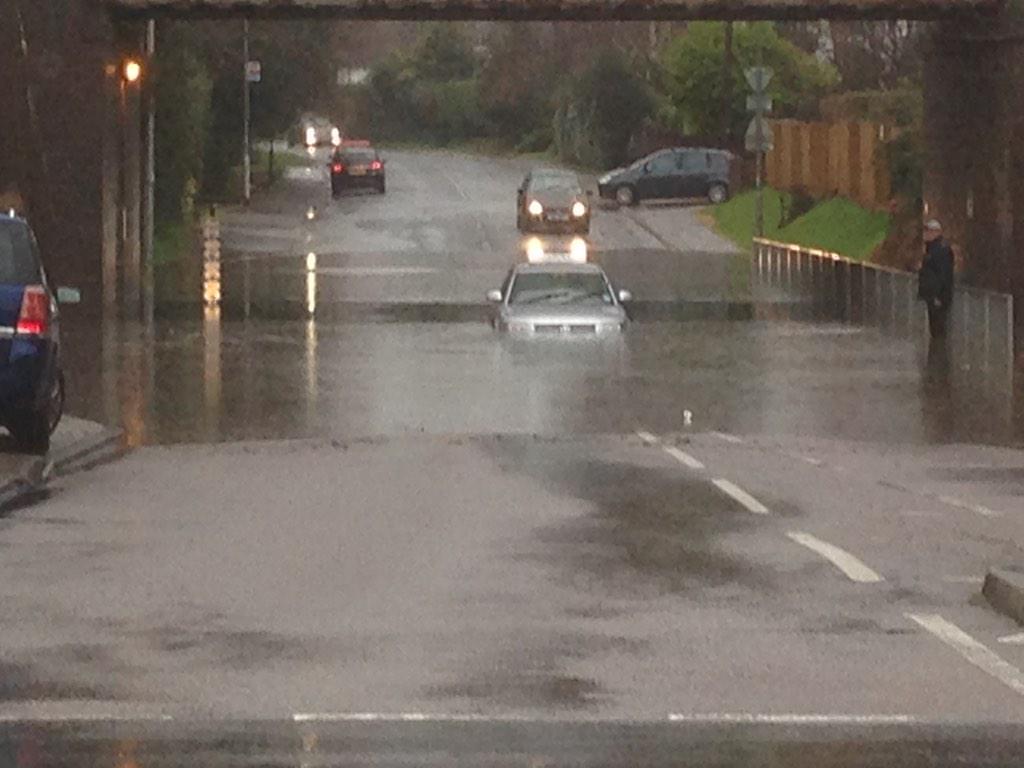 Gingerface_OJ's tweet photo. Raining in Bexhill, East Sussex! http://t.co/dmCmV6r5lV