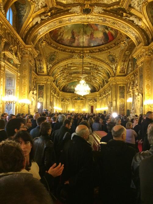 Matthieu_Mayer's tweet photo. Salle des conférences comble pour l'hommage national. @Senat_Off #Émotion #JeSuisCharlie http://t.co/rvEft1iTMv
