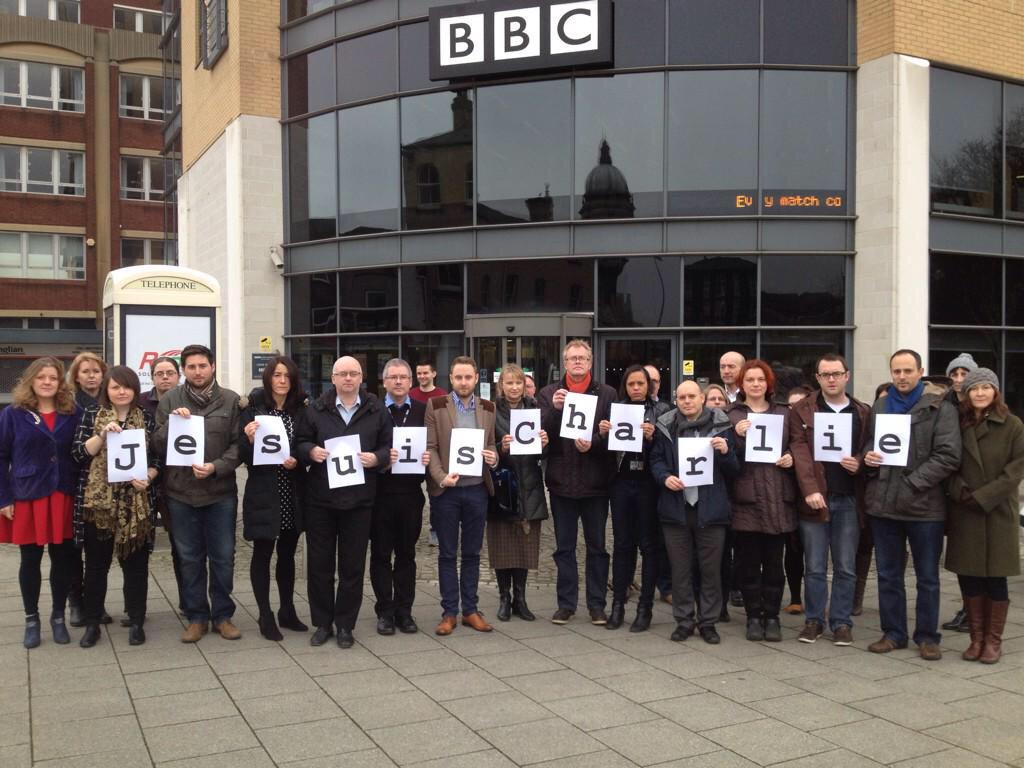 TheCarlWheatley's tweet image. Staff frm @RadioHumberside @looknorthBBC in Hull pay respects to murdered colleagues &amp;amp; police in Paris #JeSuisCharlie