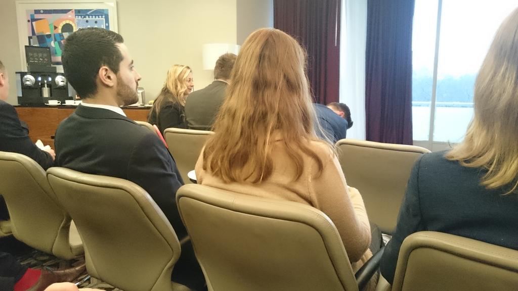 EAUKNetworking's tweet photo. @housercouk Questions and Answers and what it is about.... #HiltonHotel #ParkLane http://t.co/oc0LKtJJ2F