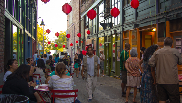 SmartGrowthUSA's tweet photo. Take a look inside the Urbanful Marketplace — where shopping local supports smart growth. http://t.co/q675z2cQSx http://t.co/qfSbZBLkPC