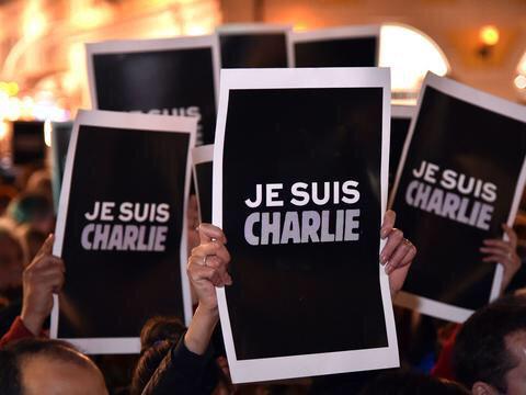 Lovato_Project's tweet photo. "go on and try to tear me down, I'll be rising from the ground like a skyscraper" #JeSuisCharlie #CharlieHebdo ❤🌹🇫🇷 http://t.co/MHigXaFkgA