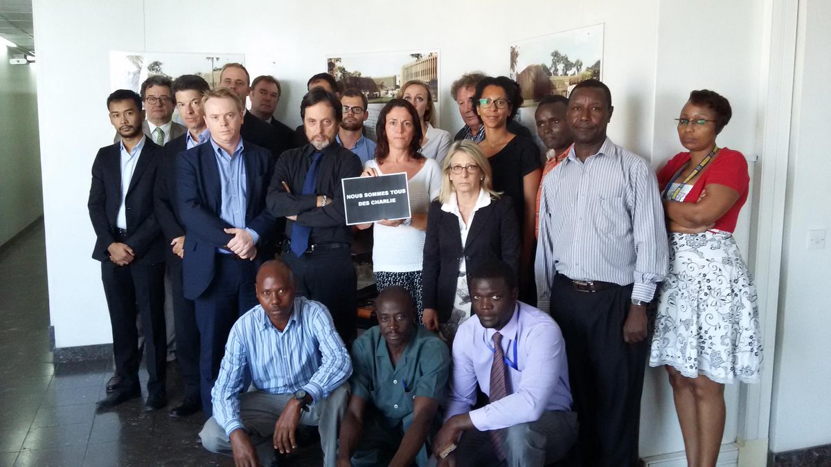 FranceinKenya's tweet photo. une minute de recueillement à Nairobi http://t.co/ynBnPDXQHY