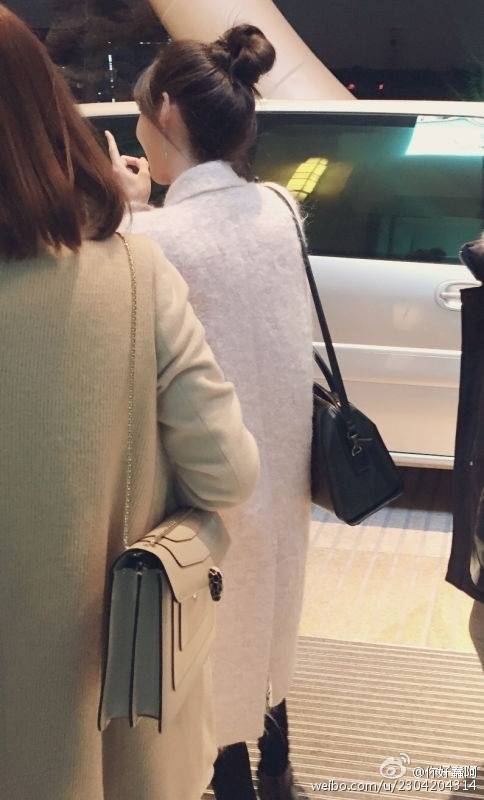 [PIC][07-01-2015]YoonA xuất phát đi Hàng Châu - Trung Quốc để quay bộ phim truyền hình của cô vào sáng nay B61G7CSCQAAIDXQ