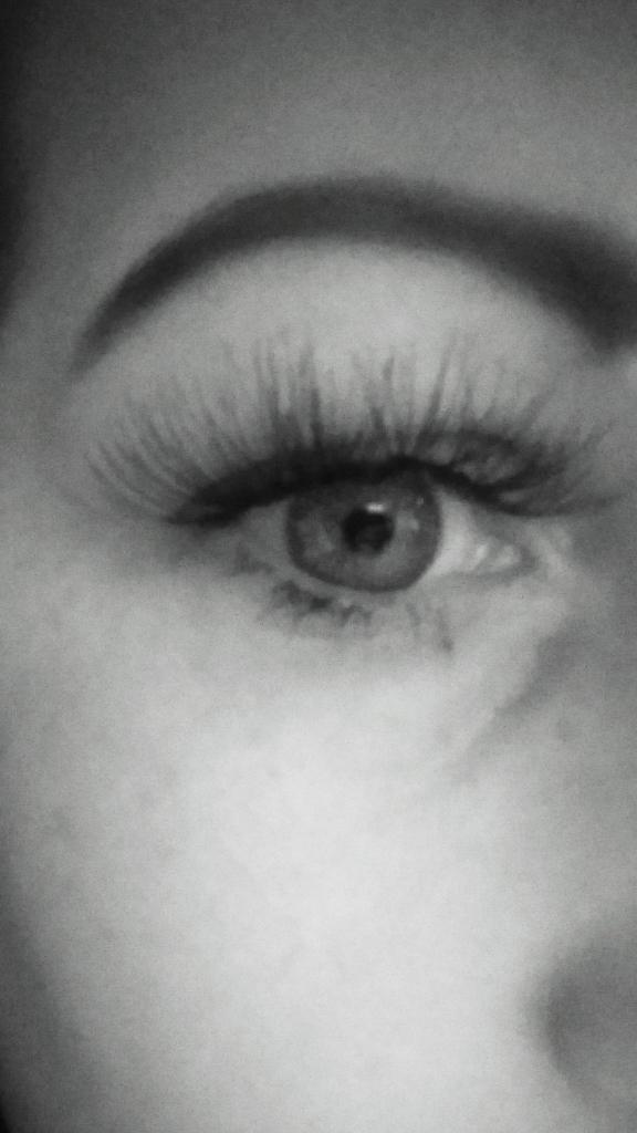 Majutsu_Em's tweet image. #Fakelashes #Flutterflutter