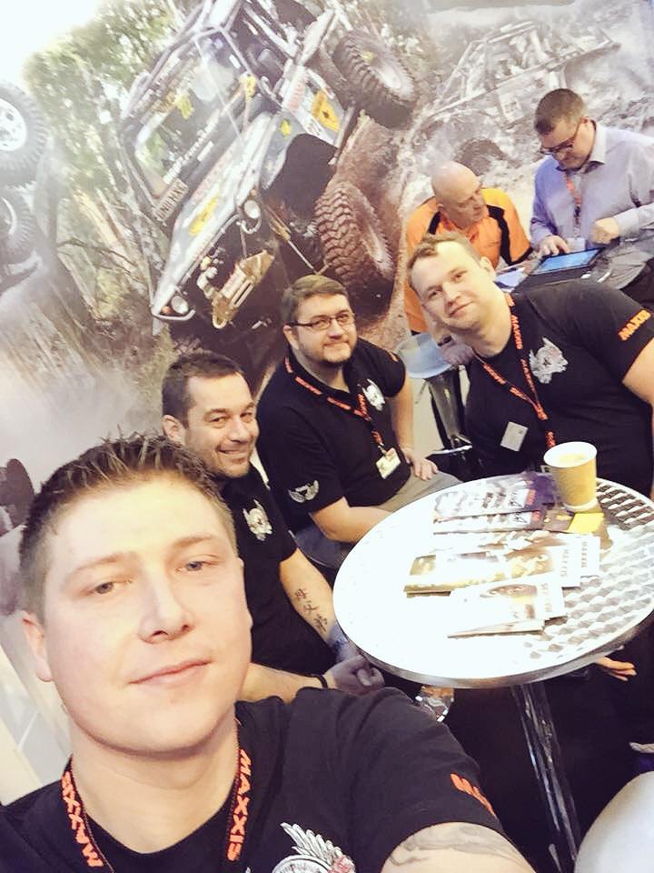 prothreads's tweet image. Selfie pic from the #driftlife dudes....thank you for your business....can I have a go🚗😉