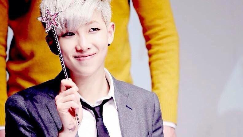 __RAPMONSTER's tweet photo. @ BTS

　　〝
　　　　　若し　願い　叶うなら
　　　　 君と一緒　出かけたいな
　　　　　　　　　　　　　　　　　〟

　　　 방탕소년단　:　RAPMONSTER　　　
　　
　　　#RTしたbotとペンを迎えにいく

_ http://t.co/E8XK2SXnE5
