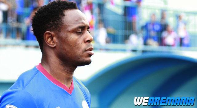 we_aremania's tweet photo. Incar #Igbonefo, #PSM Siap Gigit Jari
http://t.co/vfQGdvV648 | http://t.co/VI86Yy2DzP http://t.co/lyhJjxH6Ks