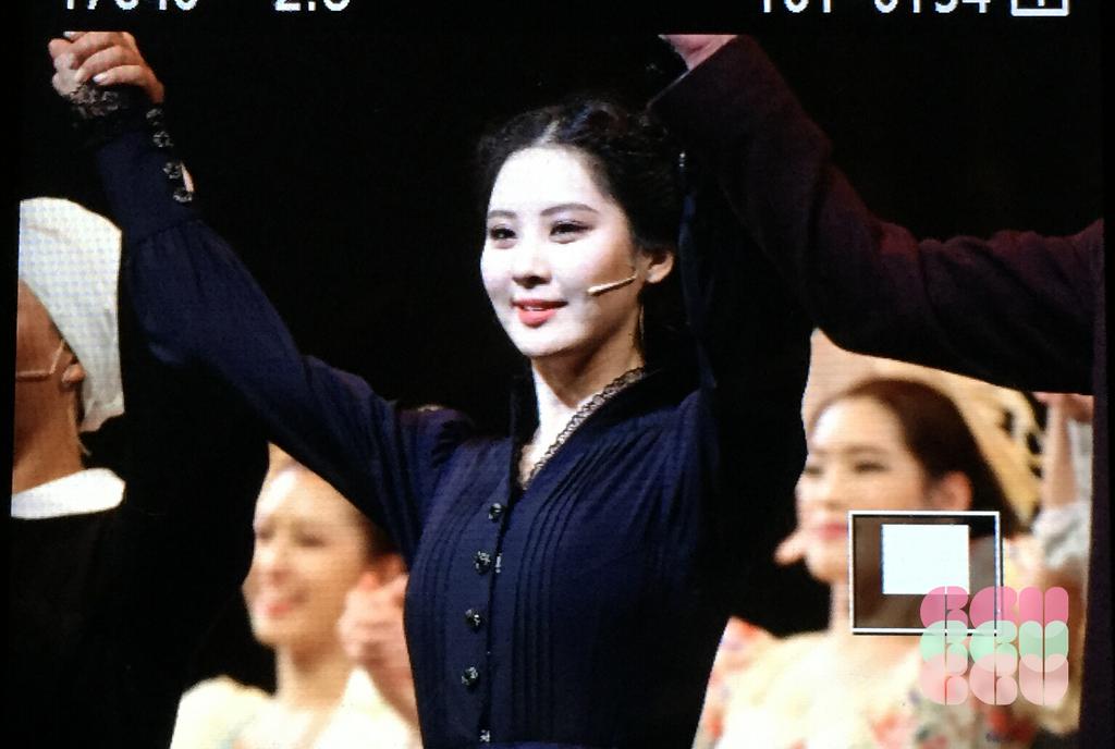[OTHER][10-11-2014]SeoHyun tham dự buổi họp báo cho vở nhạc kịch mới của cô "Gone With The Wind" - Page 2 B61Q-X0CAAIhU_m