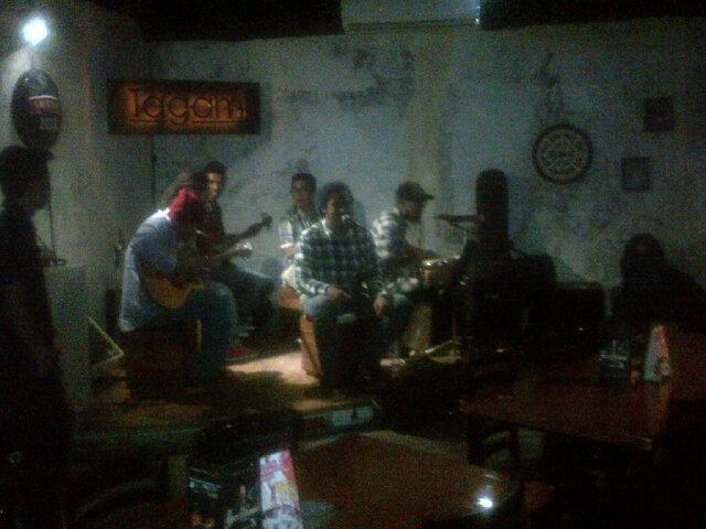 Malam ini rege nite bareng matahari band <a href="/TagamiBeerHouse/">TAGAMI BEER HOUSE</a> cc: <a href="/Standup_Jakut/">Standupindo Jakarta utara</a> <a href="/My_KelapaGading/">My Kelapa Gading</a>