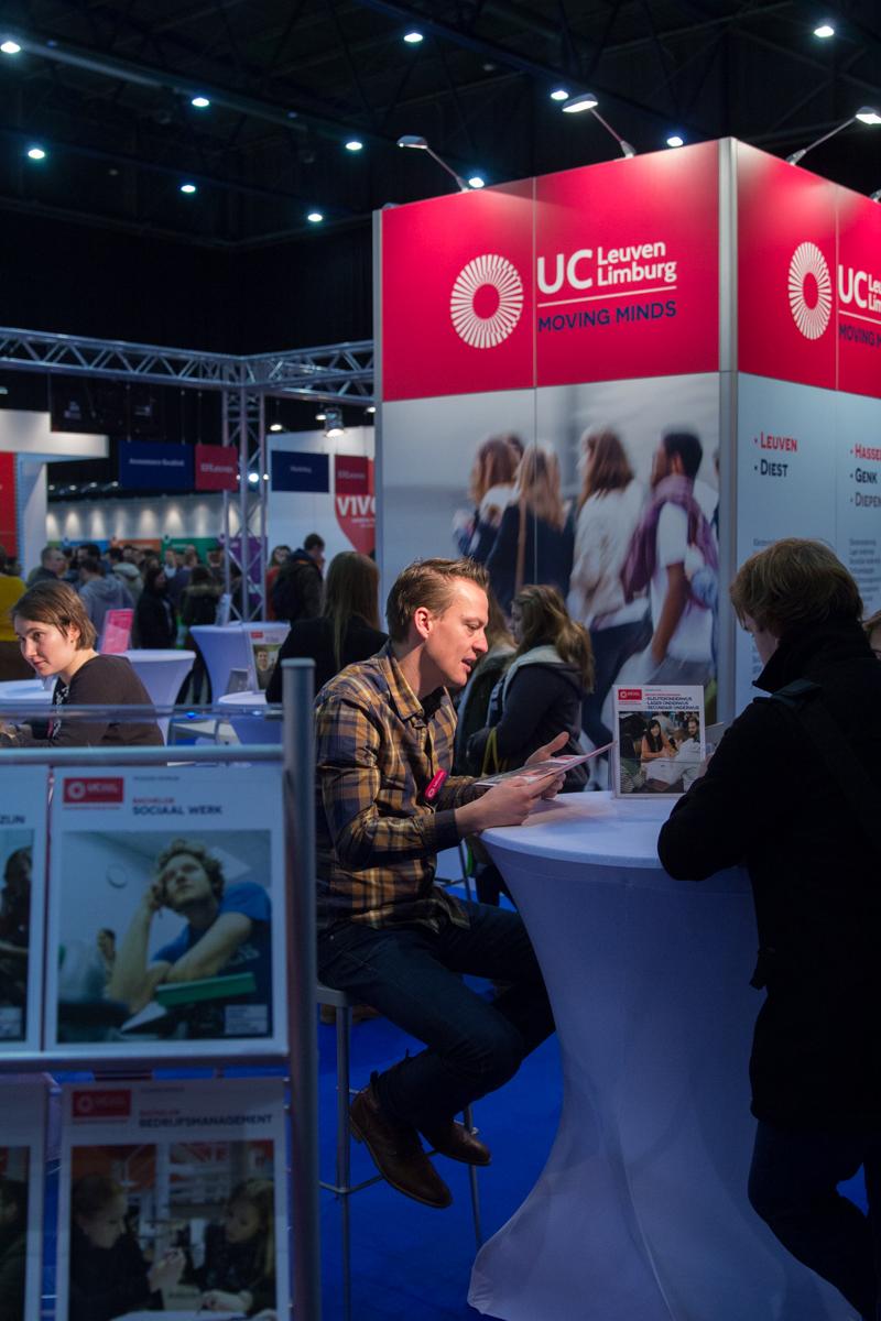 hogeschoolUCLL's tweet photo. Het is gezellig druk op onze stand in Vlaams-Brabant! #sidin http://t.co/BwhqrZKGN6