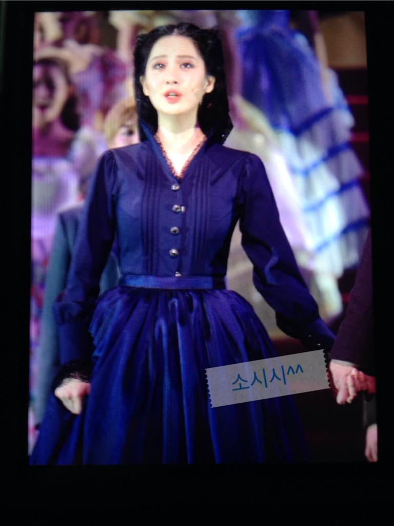 [OTHER][10-11-2014]SeoHyun tham dự buổi họp báo cho vở nhạc kịch mới của cô "Gone With The Wind" B61SNxlCAAAh1re