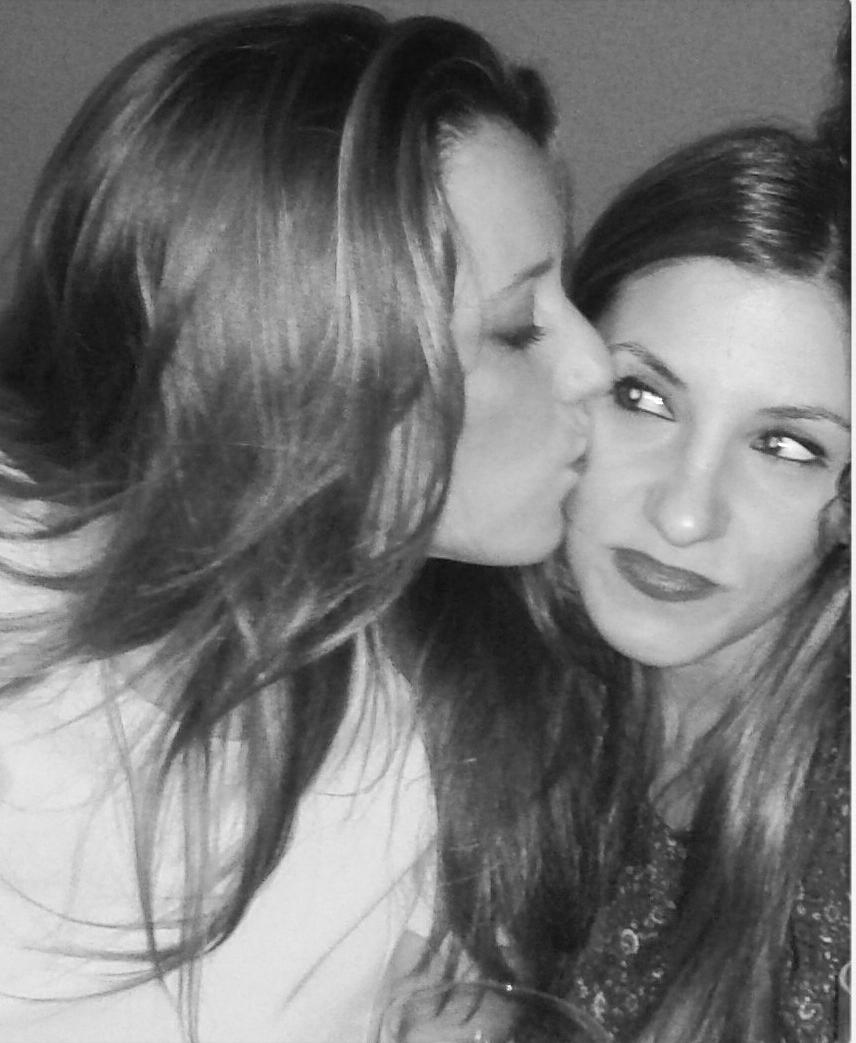 Gema_Labrador_L's tweet photo. Feliz Dia Canija!!! Te quiero ♥♥ @anabrubio http://t.co/v2skJLsJCv
