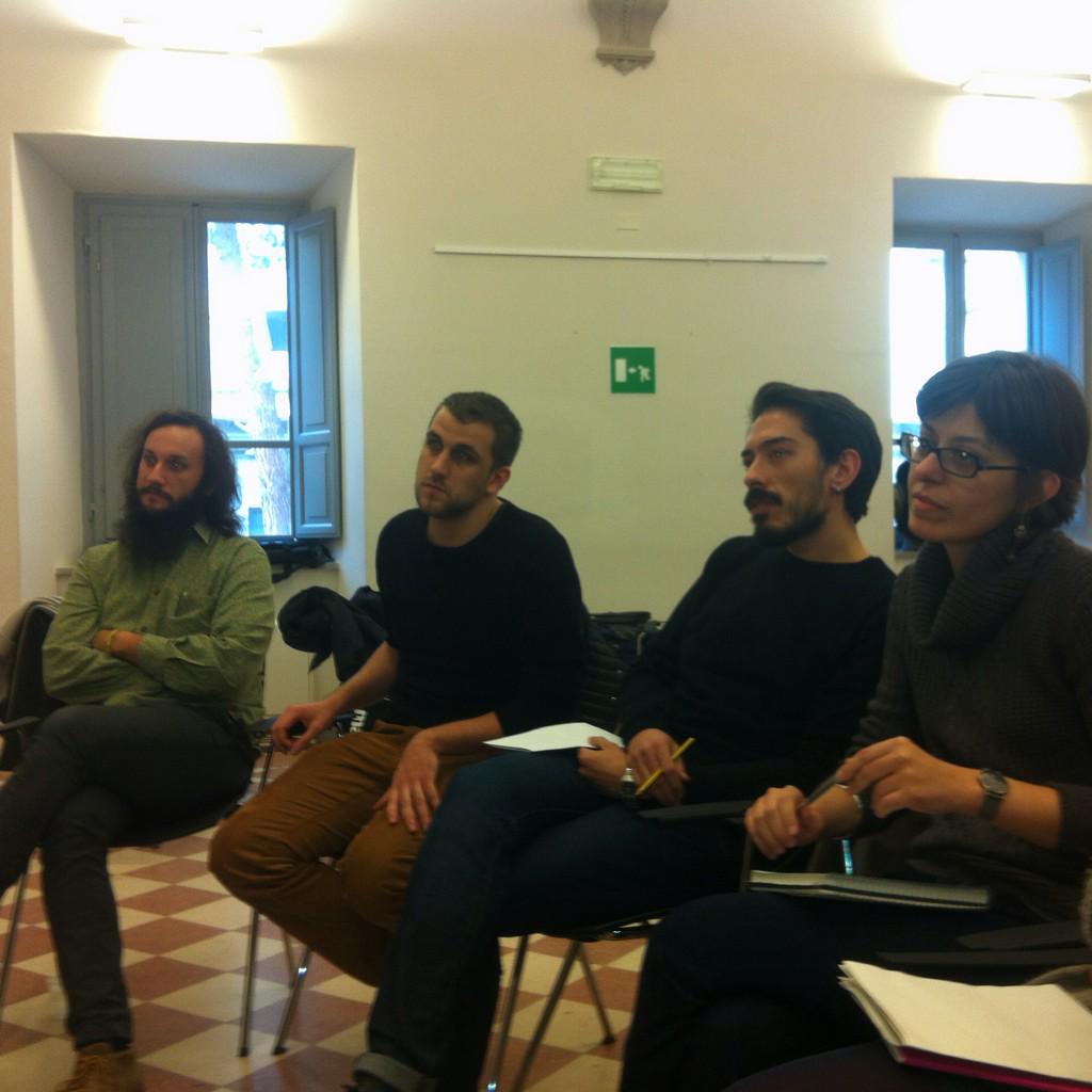Kipardy's tweet photo. Parliamo di attivisti e #publicengagement oggi in Oxfam #OITsem2015 http://t.co/cP7pi4HPgU