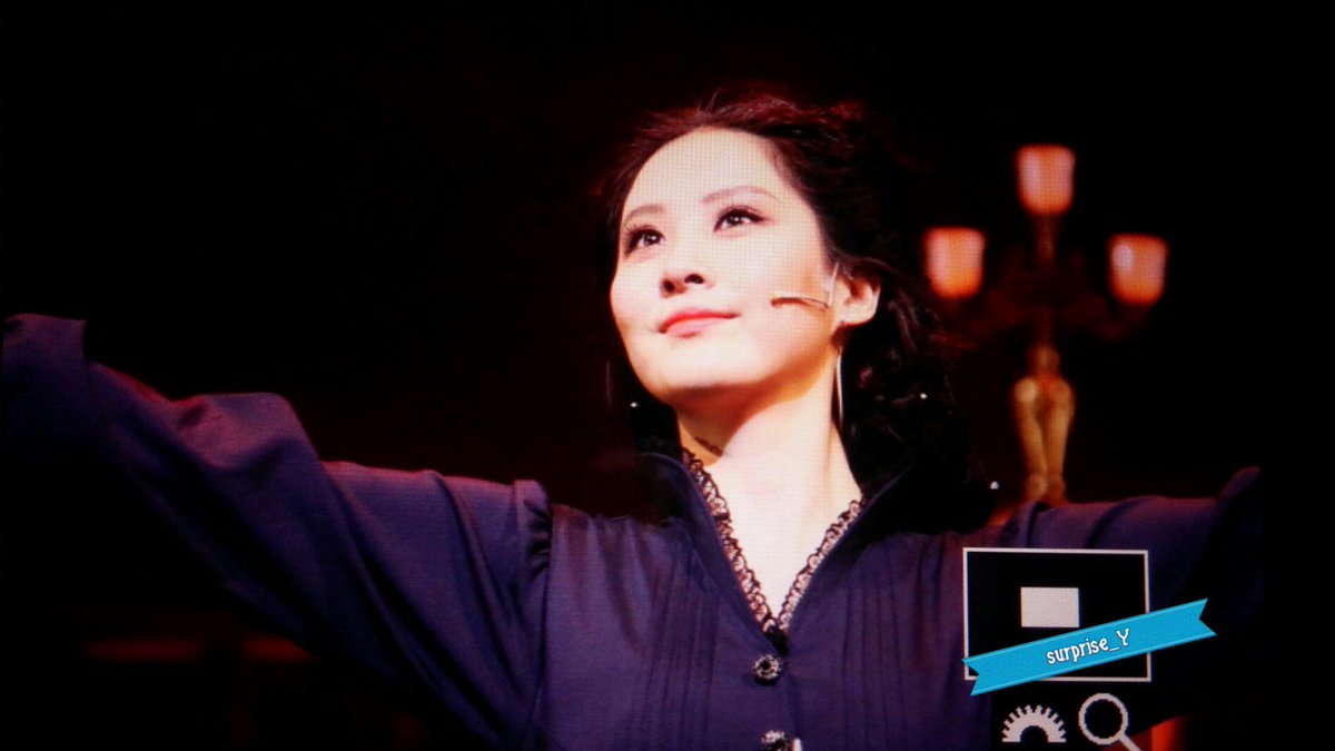 [OTHER][10-11-2014]SeoHyun tham dự buổi họp báo cho vở nhạc kịch mới của cô "Gone With The Wind" - Page 2 B61WLEaCEAAuyaN