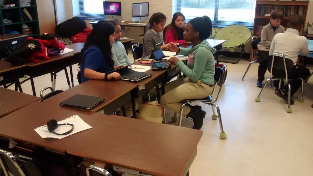 Nicole Hoskie tweet media