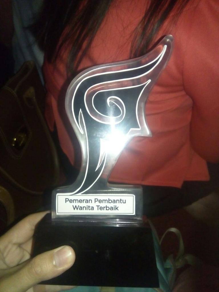 selamat tuk abat @janahbgt menjadi pemeran pembantu wanita terbaik 😊