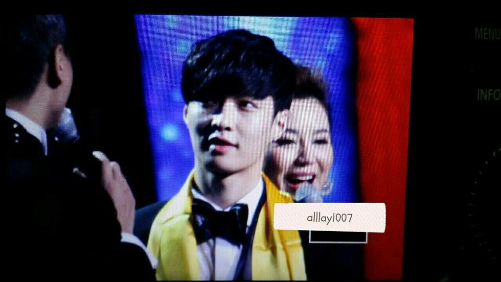 AllLay1007's tweet photo. 140108 Huading Awards #lay #레이 http://t.co/I6YMnAJR8H