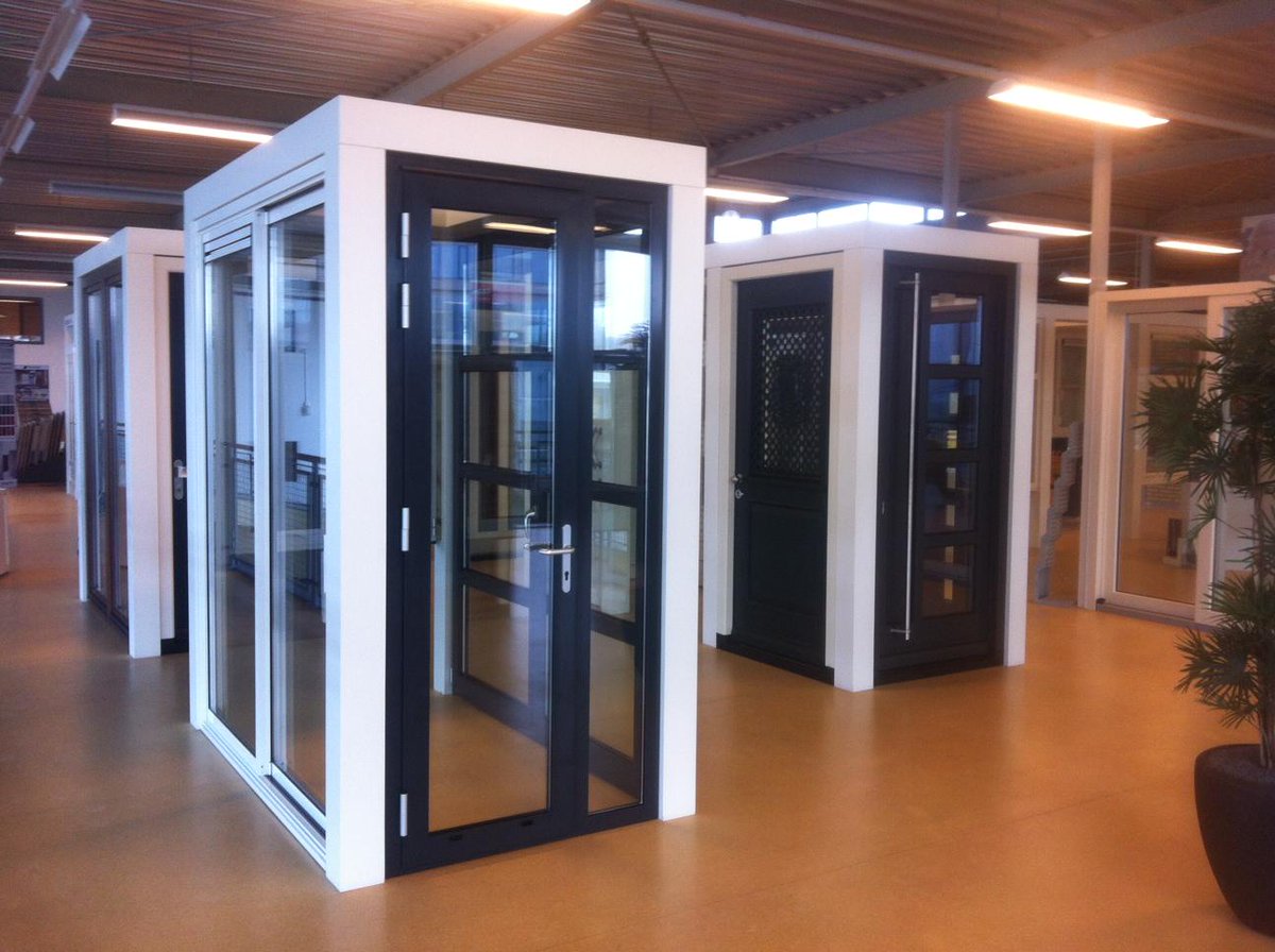 Sinds kort bij ons in de winkel: de goed isolerende aluminium kozijnen van #intal. Compleet met #HR++ glas en #PKVW