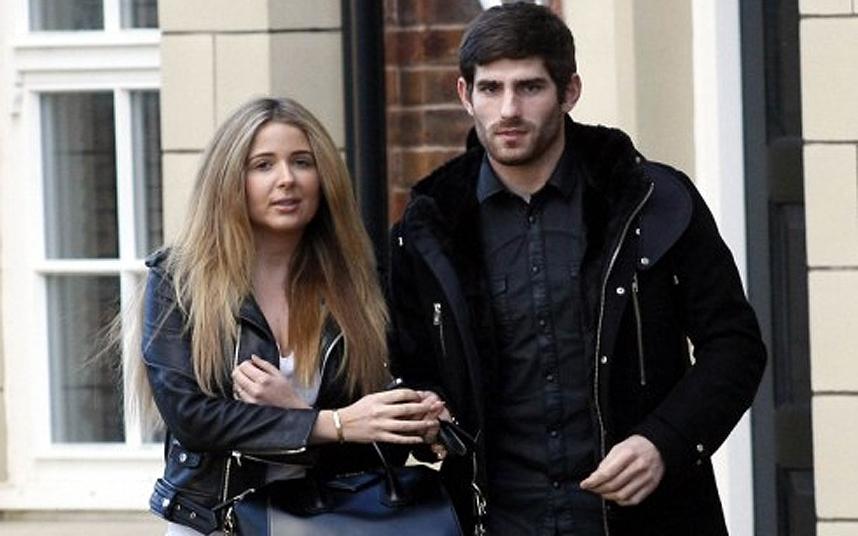 Andy Fifield (@andyfifield) on Twitter photo Why did it take vile internet trolls to make Oldham drop Ched Evans bid? By <a href="/_PaulHayward/">Paul Hayward</a>
telegraph.co.uk/sport/football… Why did it take vile internet trolls to make Oldham drop Ched Evans bid? By <a href="/_PaulHayward/">Paul Hayward</a>
telegraph.co.uk/sport/football…