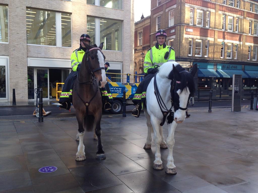 PDBhudia's tweet photo. Mounted Police on #horse at @spitalfieldsE1 at the @RBS_Sculptors #art #GoatStatue. #Photography by @PDBhudia http://t.co/LiL6LVBLVu
