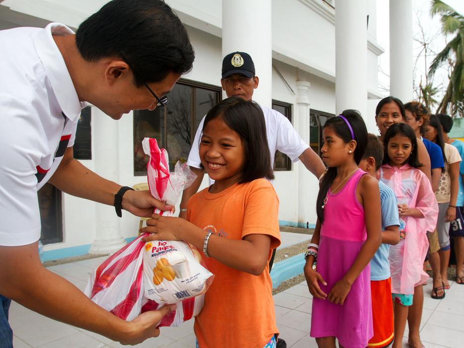 These countries are redefining what it means to do a "random act of kindness" oak.ctx.ly/r/2aiyb