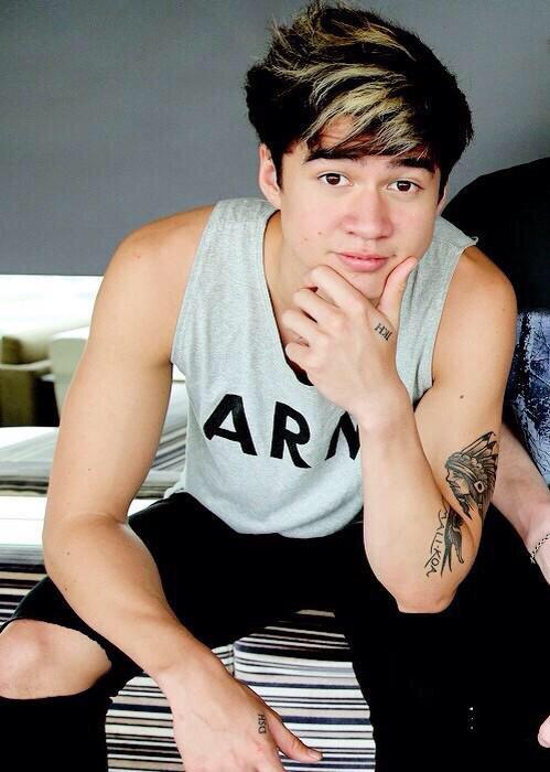 astrologyw5sos's tweet image. LIBRA - best friend