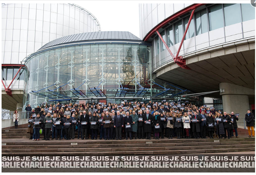 GuillaumeDIDIER's tweet photo. Rarissime, la Cour européenne des droits de l'homme réunie rend hommage aux victimes de l'attentat #JeSuisCharlie http://t.co/amyXmrEJjq